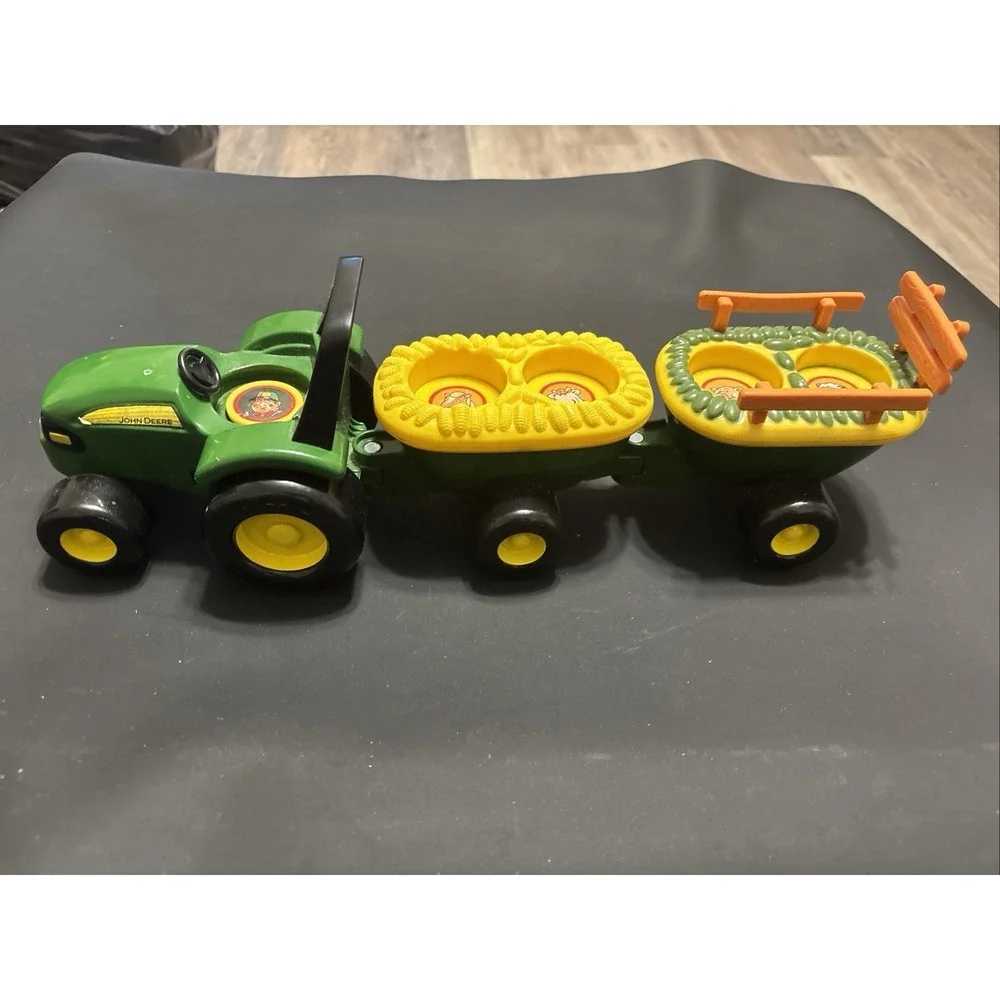 Tomy John Deere Music Sounds Hayride Preschool Toy Tractor and 2 Trailers